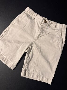 Vineyard Vines  boys Flat Front Chino Shorts - Off-White